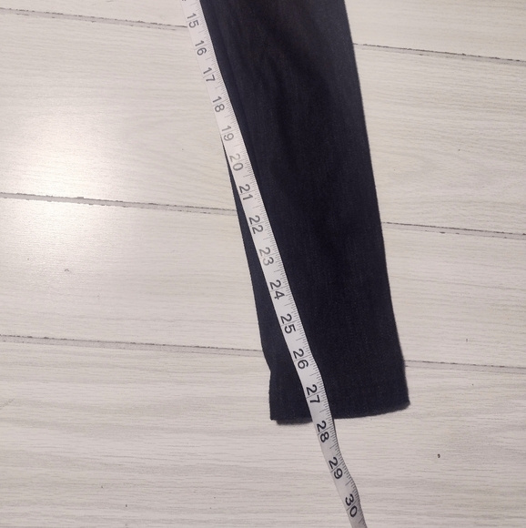 Hue Women's Blue Pockets Comfort Denim Jegging Leggings Size M. - Picture 4 of 6